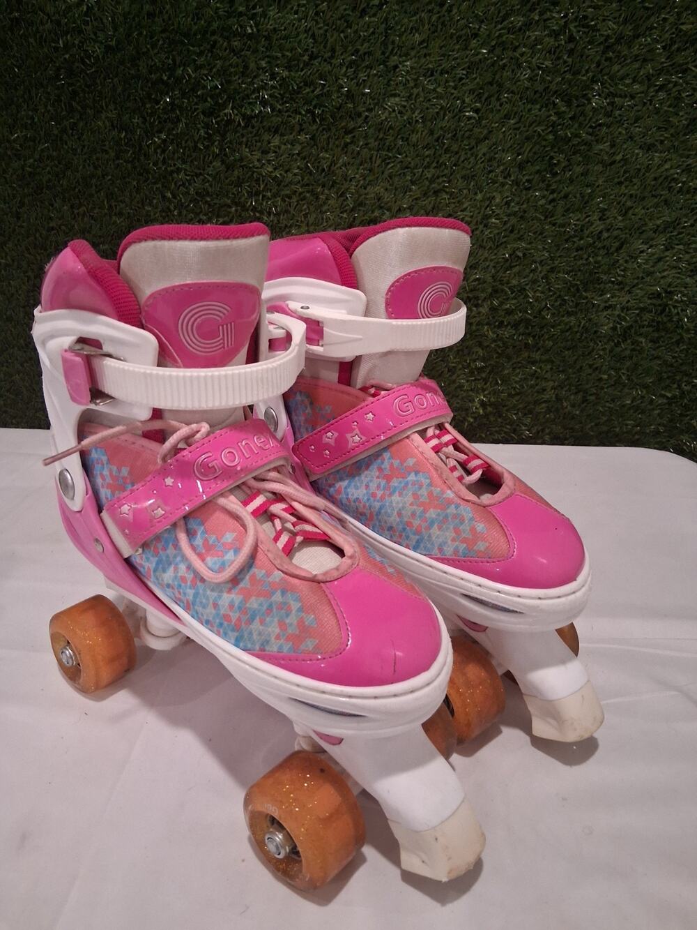 Gonex Girls Adjustable Roller Skates Size L 4-7 Pink Teal Light Up Wheels Quad
